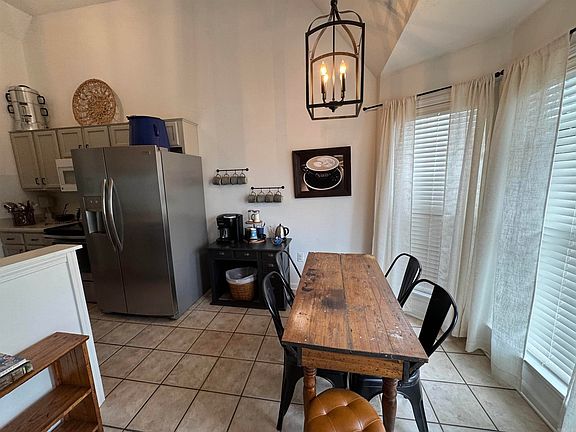 5th image of 306 Country Squire Ln