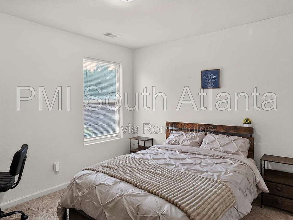 1st image of 175 Randy Trce Room 4