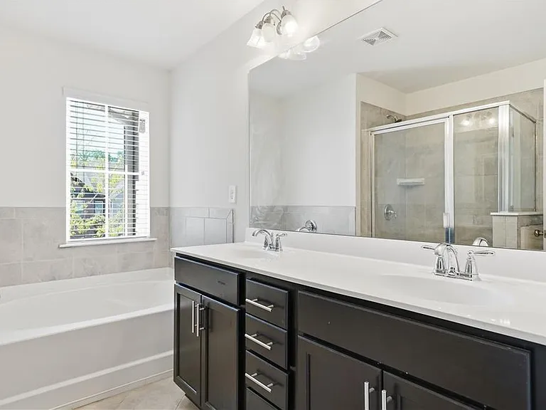 2730 Kemp Ct — Photo 31
