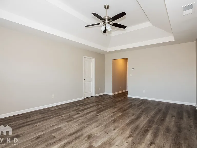 484 Dasheill Ln — Photo 8