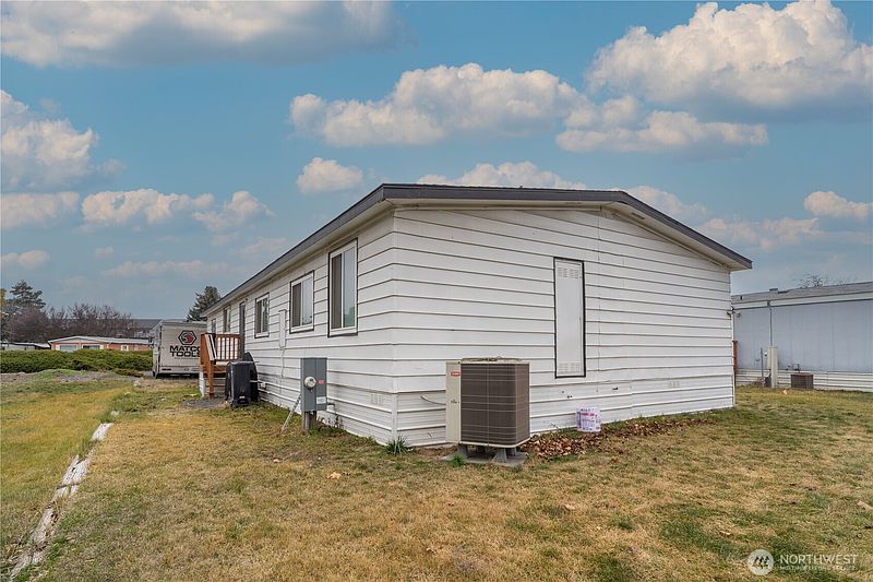 5th image of 4815 Airway Drive NE #81