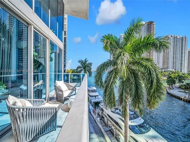 2 bed, 3.0 bath, 1489 sqft, $11,000 — Photo 4