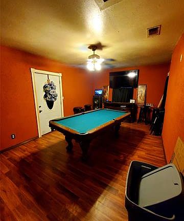 5th image of 1026 Pine Tree Dr