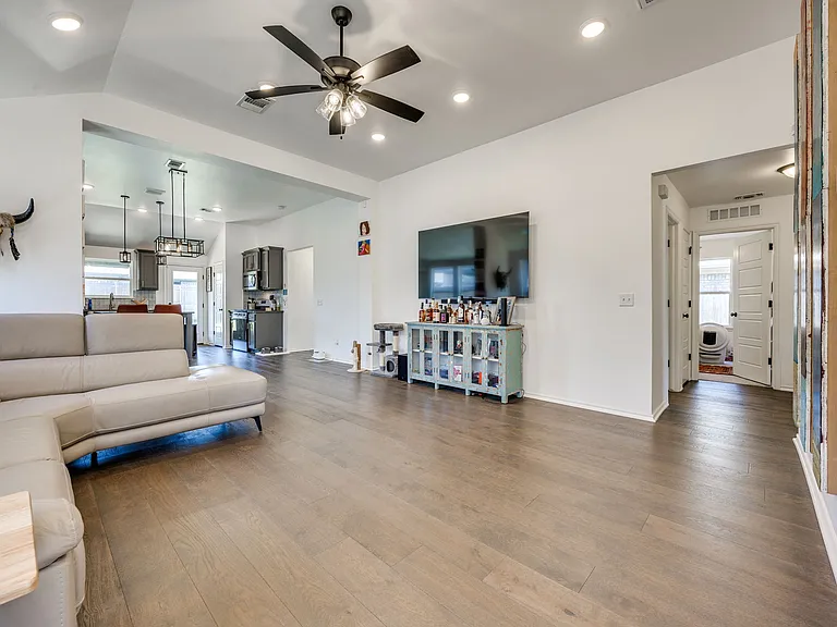 16128 Quiet Storm Dr — Photo 2