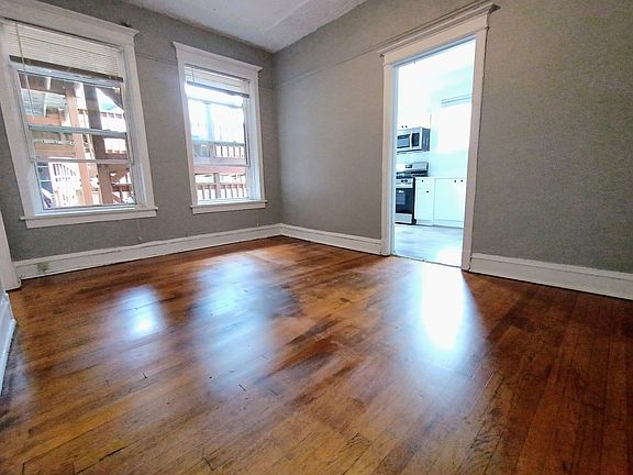 5th image of 3516 N Broadway St #2