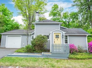 2 Cherry Tree Ln, Sparta, NJ 07871