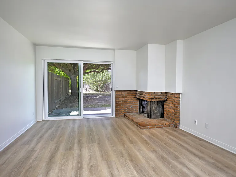7395 Freeman Pl #B — Photo 2