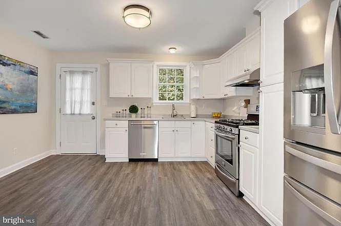 3710 Burrows Ave — Photo 13