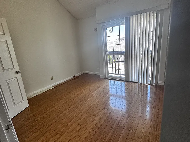 147 W Acacia Ave #103 — Photo 18