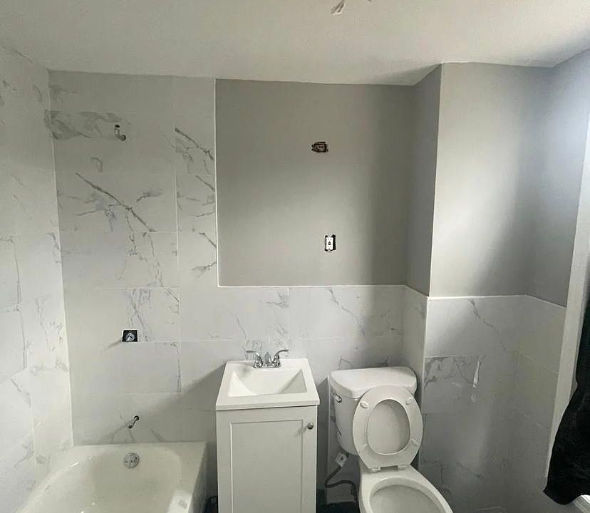 2nd image of 37 William St #2