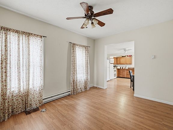 4th image of 1104 Main St