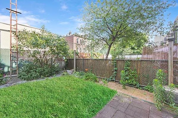 Rented by Native Real Estate LLC | media 16