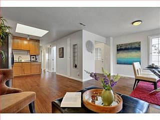 3rd image of 3318 Quintara St