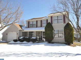 7 Magnolia Dr, Blackwood, NJ 08012