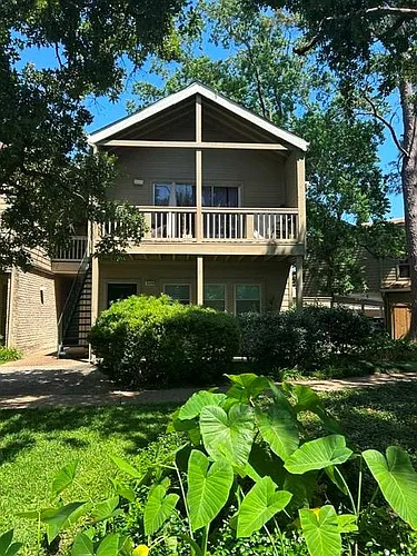 2100 Tanglewilde St Photo 1