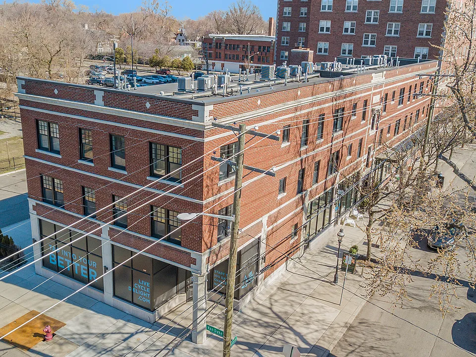 1400 Van Dyke St #307