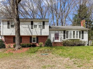 18 Robin Hill Rd, Holliston, MA 01746