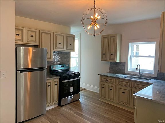 3rd image of 906 N Alvord St #4