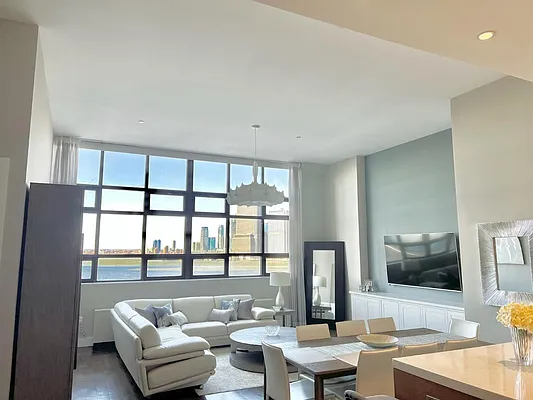 Sold by Compass | media 5