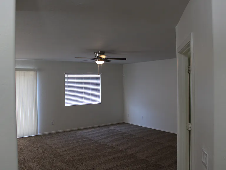 2568 W Tanner Ranch Rd — Photo 4