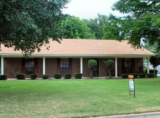 1614 Deering St, Cleveland, MS 38732