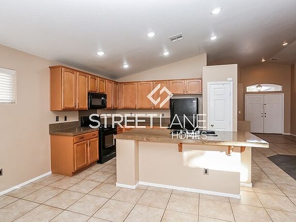 4th image of 3827 Aspen Creek Ave