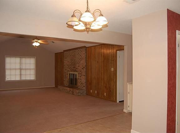 4th image of 340 Angleridge Dr