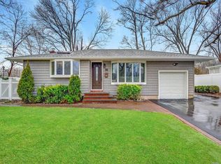 36 Marie Cres, Commack, NY 11725