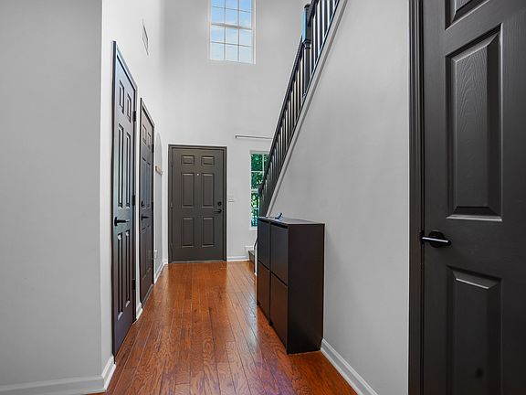 4th image of 1034 Ashmore Dr
