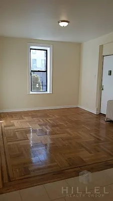 Rented by Hillel Realty Group | media 16