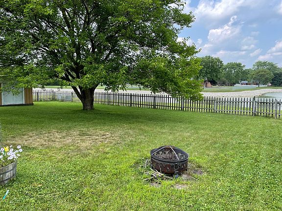 5th image of 2479 Thornhill Dr