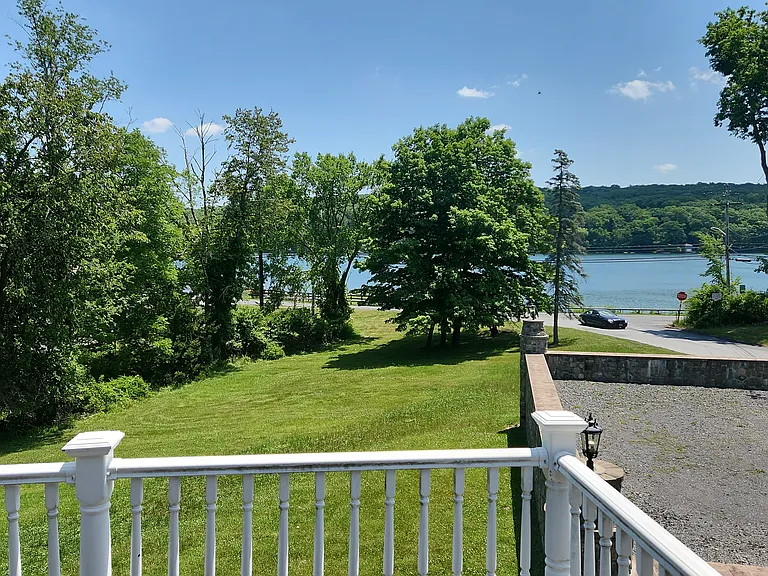 8 Lake Ave — Photo 34