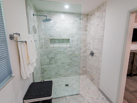 5th image of 1101 Mallorca Dr