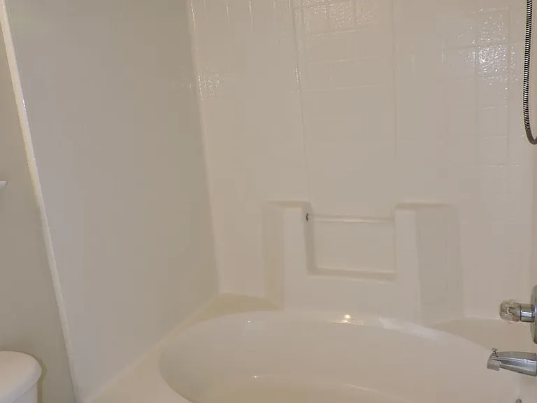 1005 Antigua Cir — Photo 8
