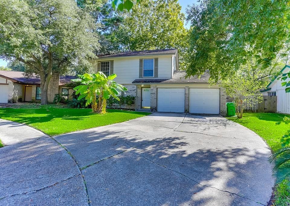 1st image of 19934 Burle Oak Dr