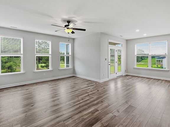 2nd image of 846 Barbour Farm Ln