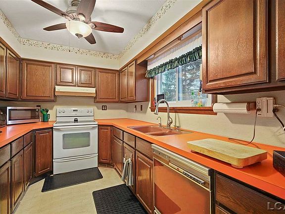 2nd image of 5660 Ogden St