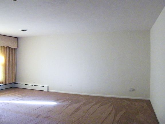 4th image of 335 Flossmoor Ave