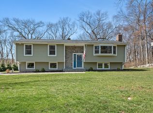 7 Highridge Dr, Monroe, CT 06468