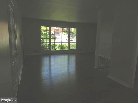 3rd image of 1823 N Harrison St