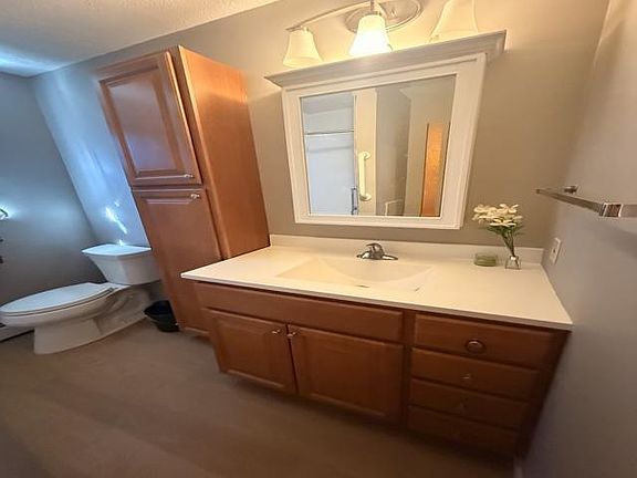 5th image of 89 Winnacunnet Road #6