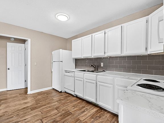 4th image of 905 Parmer Ave #A