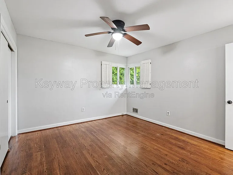 1823 Curtis Dr — Photo 15