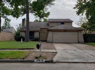 10826 Village Trail Dr, Houston, TX 77065