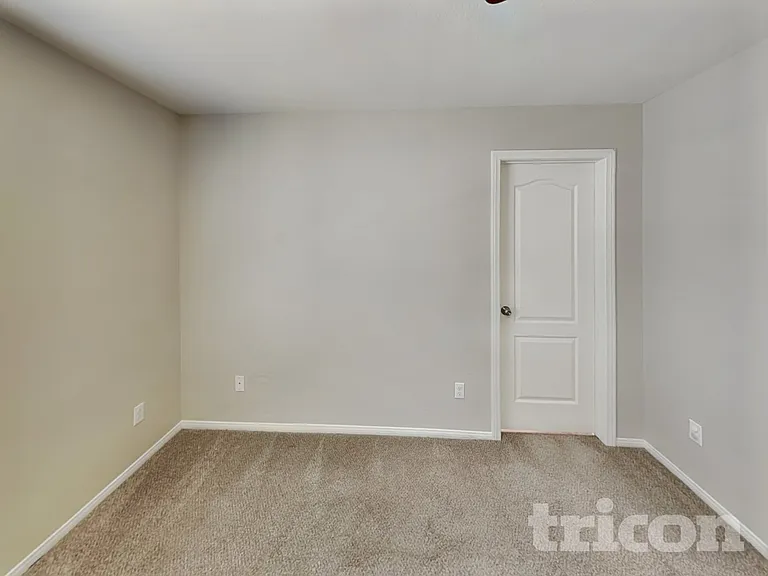 6410 Jacobville Ct — Photo 12