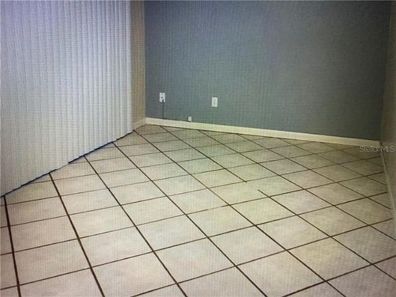3rd image of 4017 Eastridge Dr