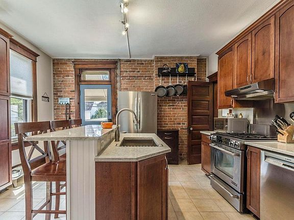 3rd image of 391 E Whittier St