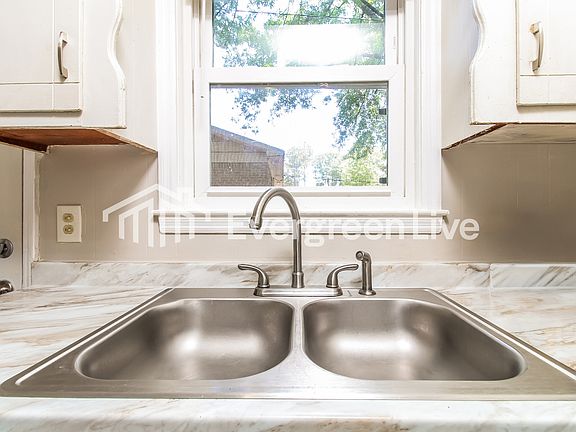4th image of 528 Atterbury Dr