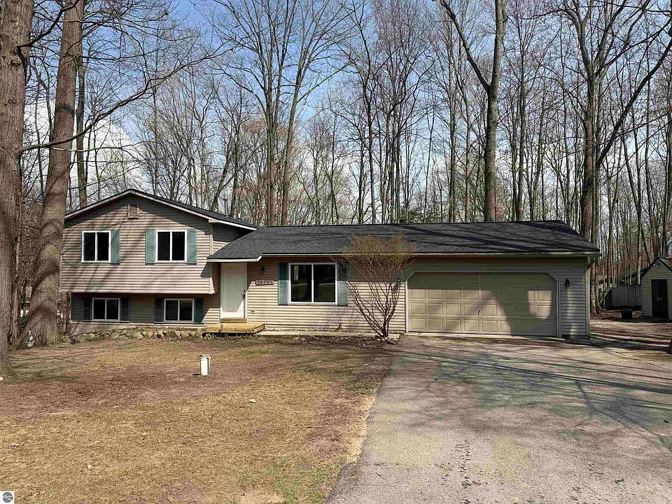 1st image of 20761 White Oak Dr
