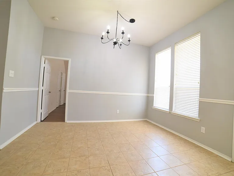 208 Meadow Lark Ln — Photo 13